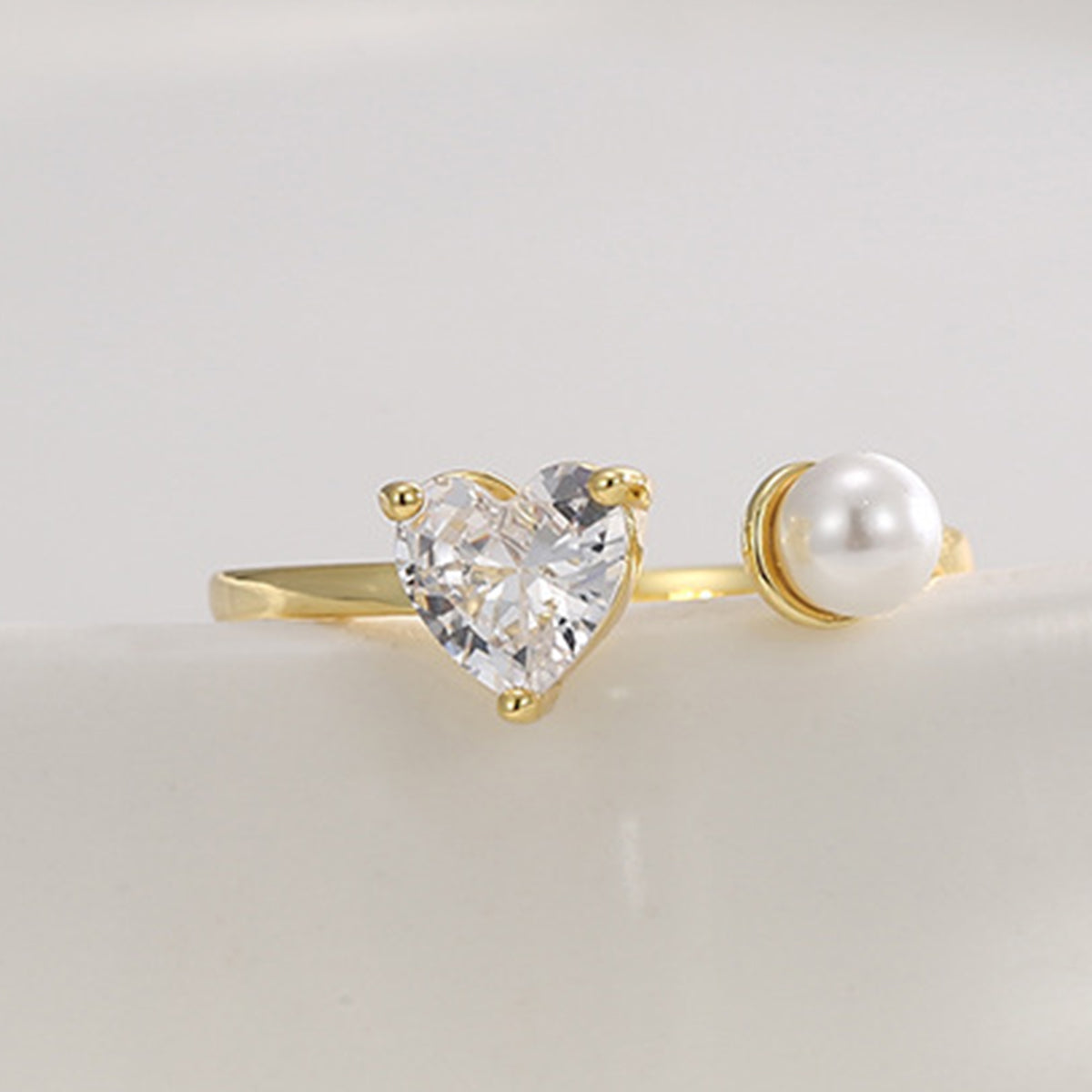 Heart shaped cut zircon pearl inlaid open ring